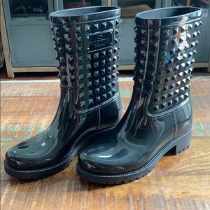 LIKE NEW Valentino Garavani Rockstud Rainboots 37
